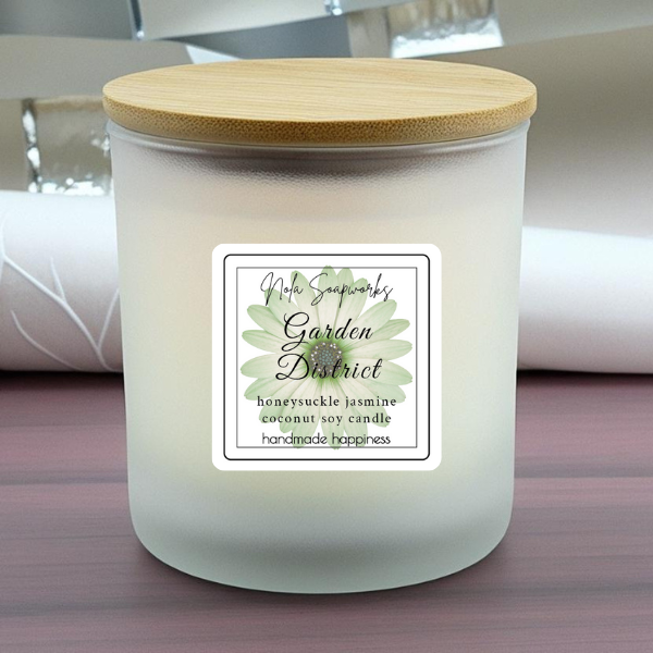 Garden District | Coconut Soy Hand-Poured Candle - Honeysuckle Jasmine