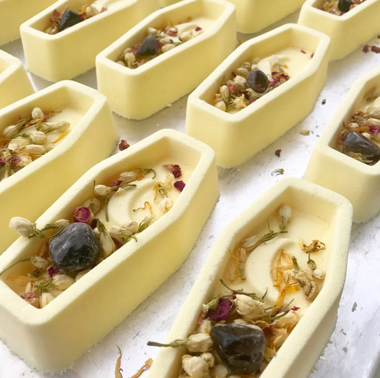 Pushing Up Daisies Peek-a-Boo Moon Coffin Bath Bomb